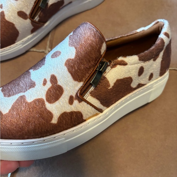 NWOB Southern Fried Chics slip on cow print sneaker - Picture 3 of 6